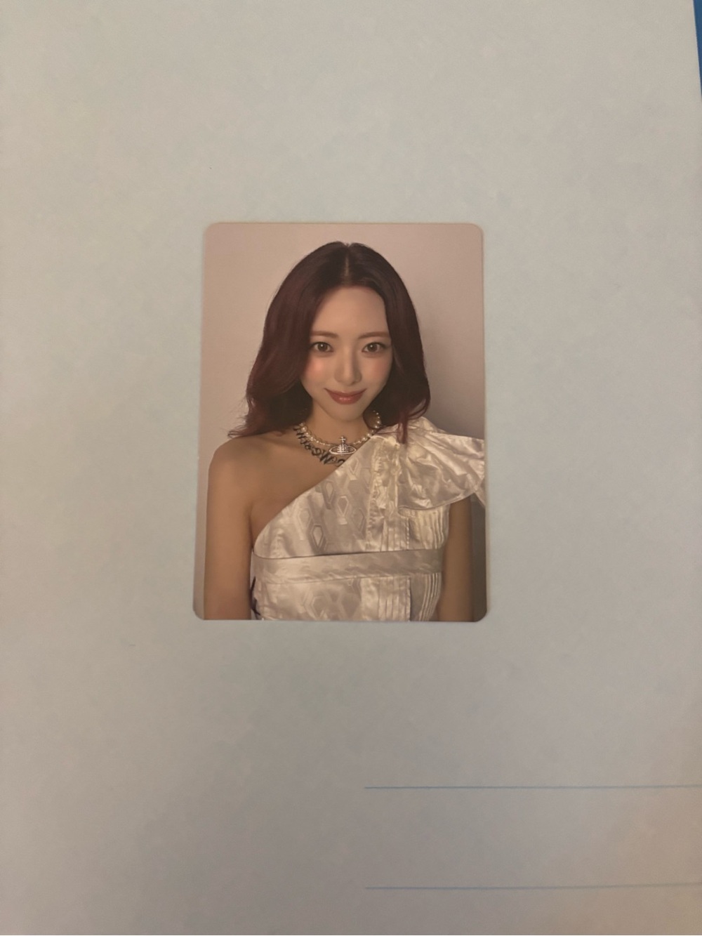 Itzy Yuna collector pc
